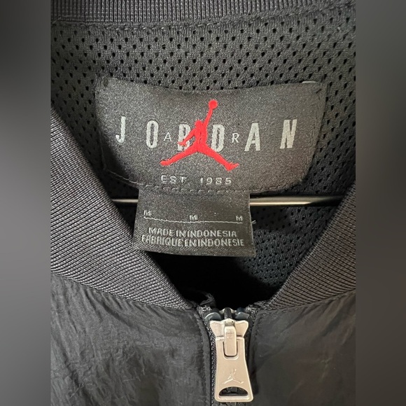 Jordan Essentials Lightweight Nylon Renegade Jacket Medium - Picture 5 of 7